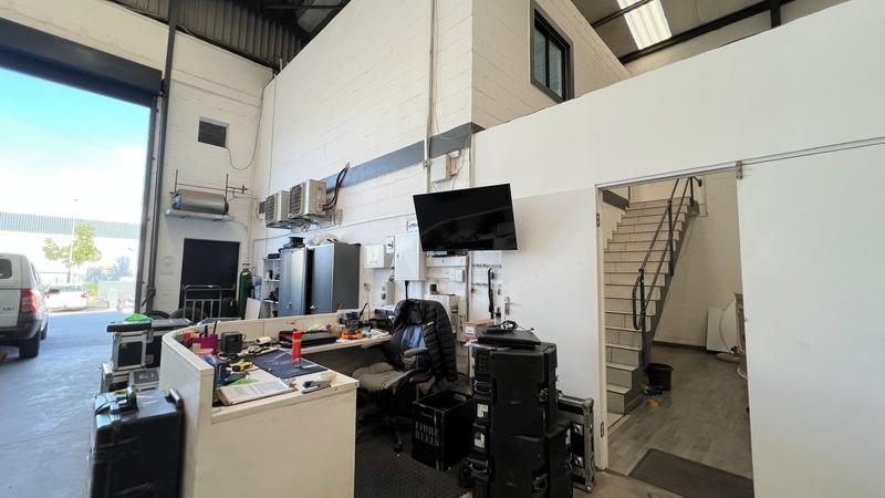 To Let commercial Property for Rent in Rivergate Western Cape